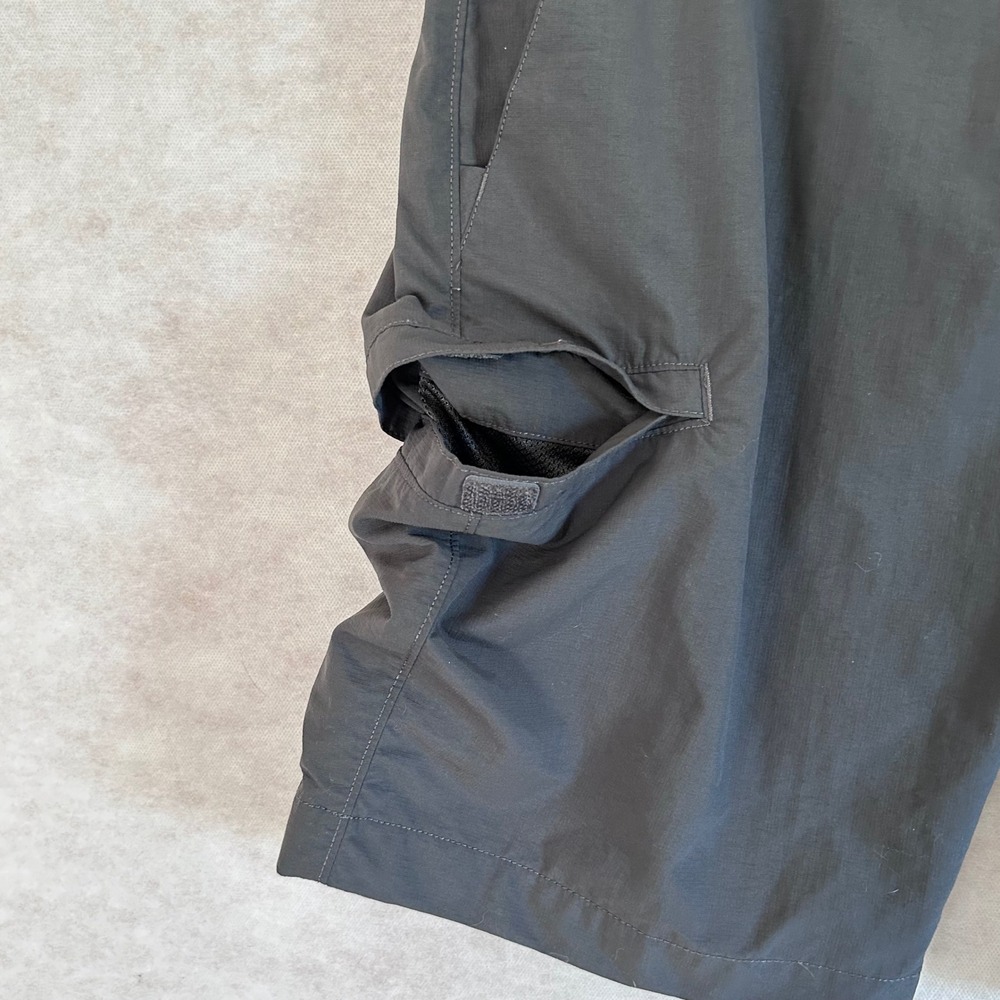 The North Face Mens Hiking Shorts Black Grey Size 36 Nylon Ripstop Cargo Utility - Picture 3 of 9